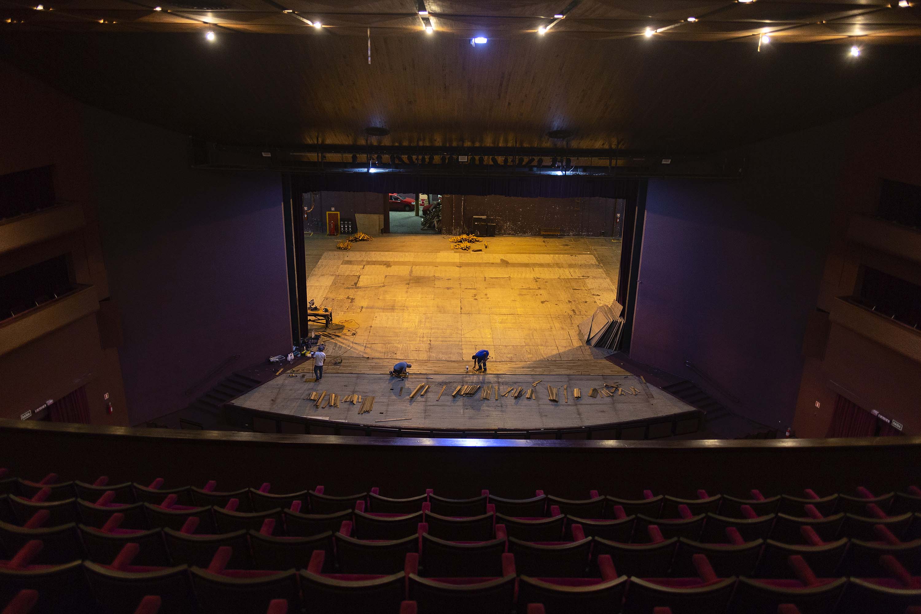 RestauraÃ§Ã£o prepara Teatro GuaÃ­ra para intensa pauta de espetÃ¡culos em 2022
